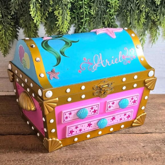 Disney The Little Mermaid Ariel Treasure Chest Colorful Seashell Jewelry Box - Picture 10 of 10